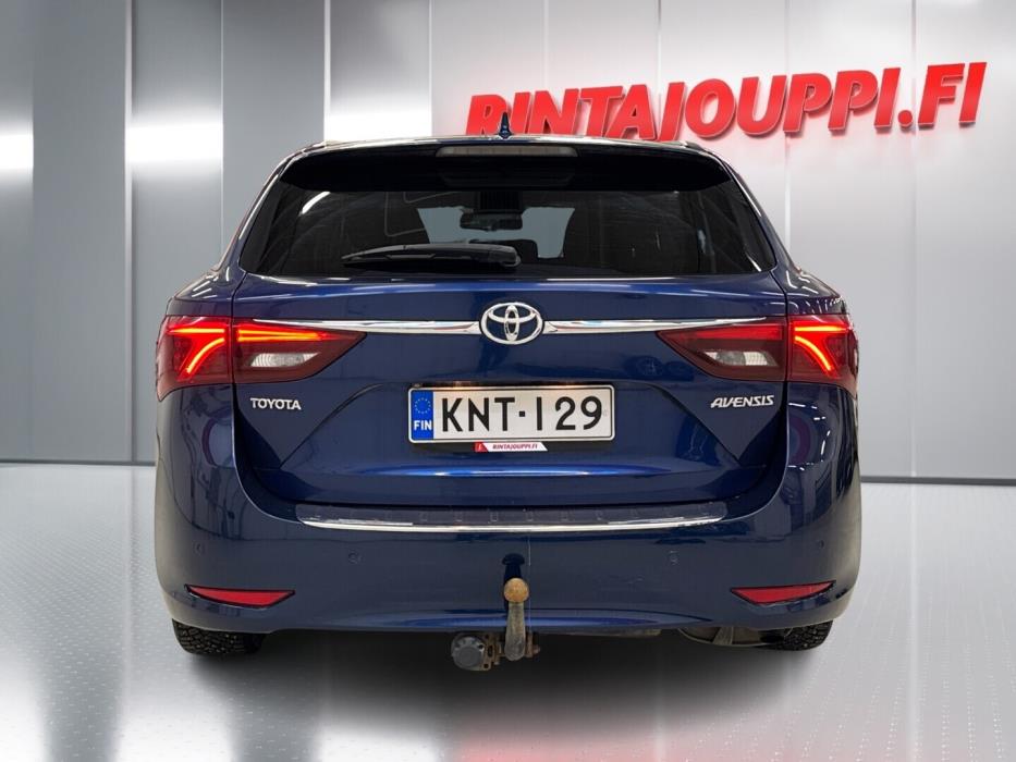 TOYOTA Avensis 2016