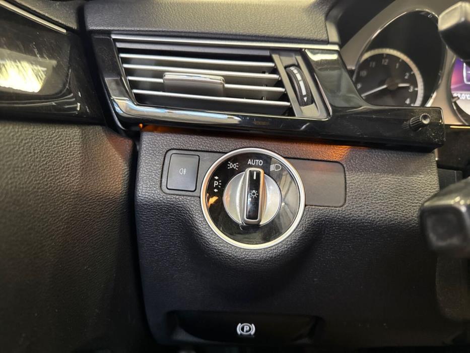 MERCEDES-BENZ E 2012