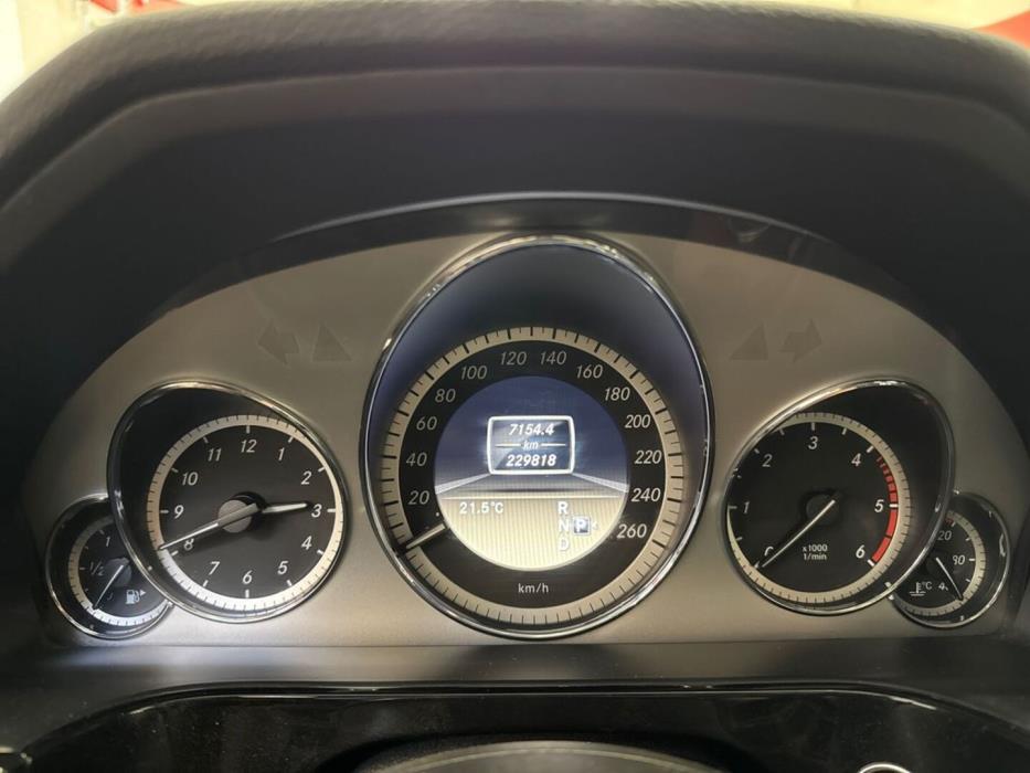 MERCEDES-BENZ E 2012