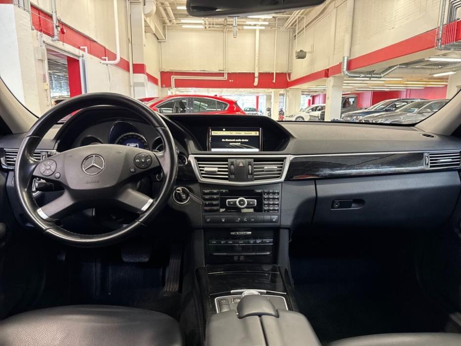 MERCEDES-BENZ E 2012