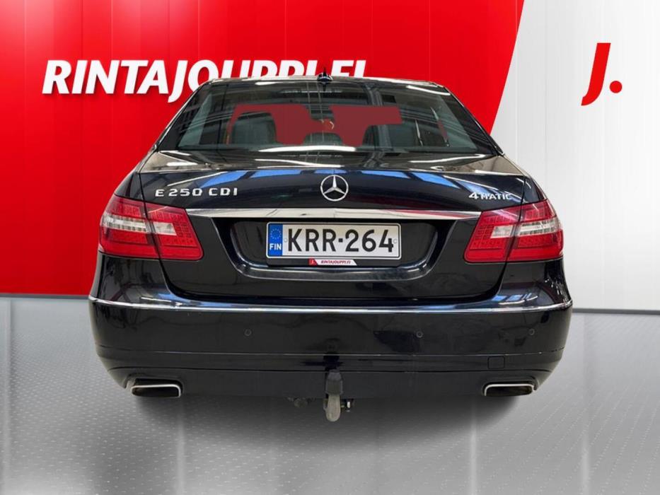 MERCEDES-BENZ E 2012