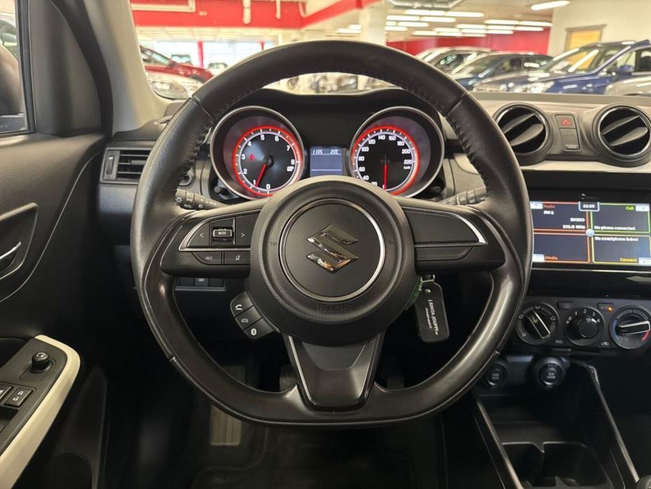 SUZUKI Swift 2017