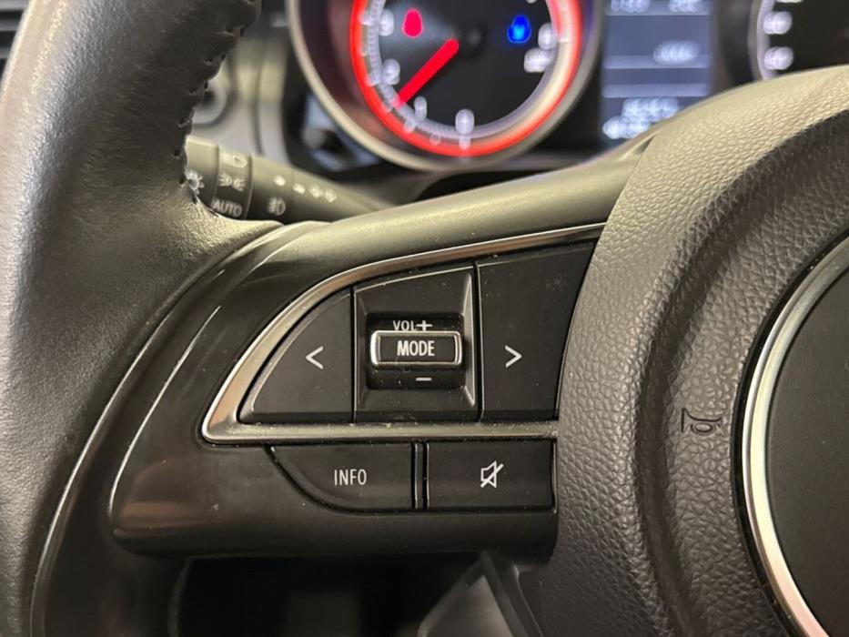 SUZUKI Swift 2017