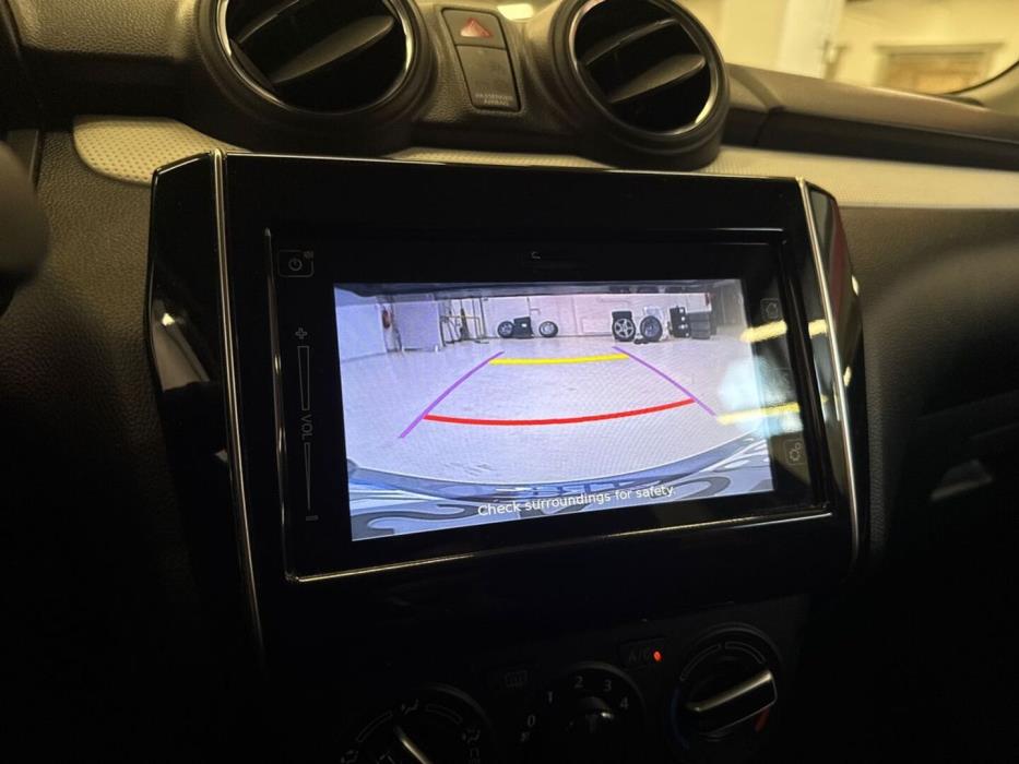 SUZUKI Swift 2017