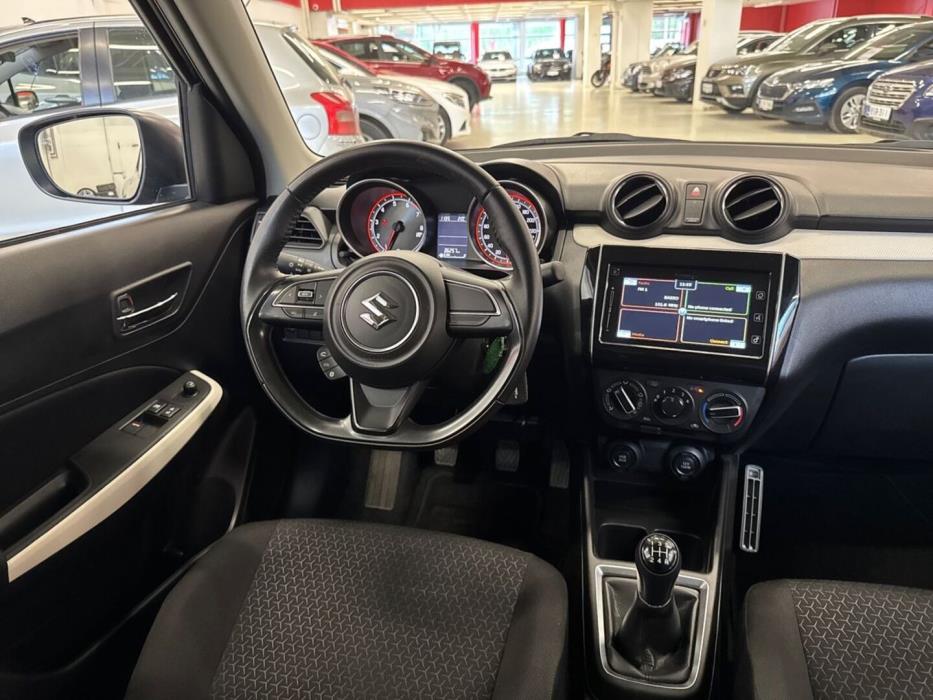 SUZUKI Swift 2017