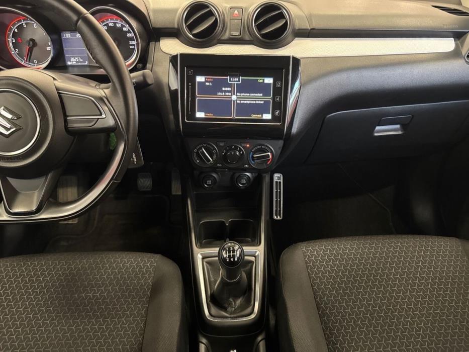 SUZUKI Swift 2017
