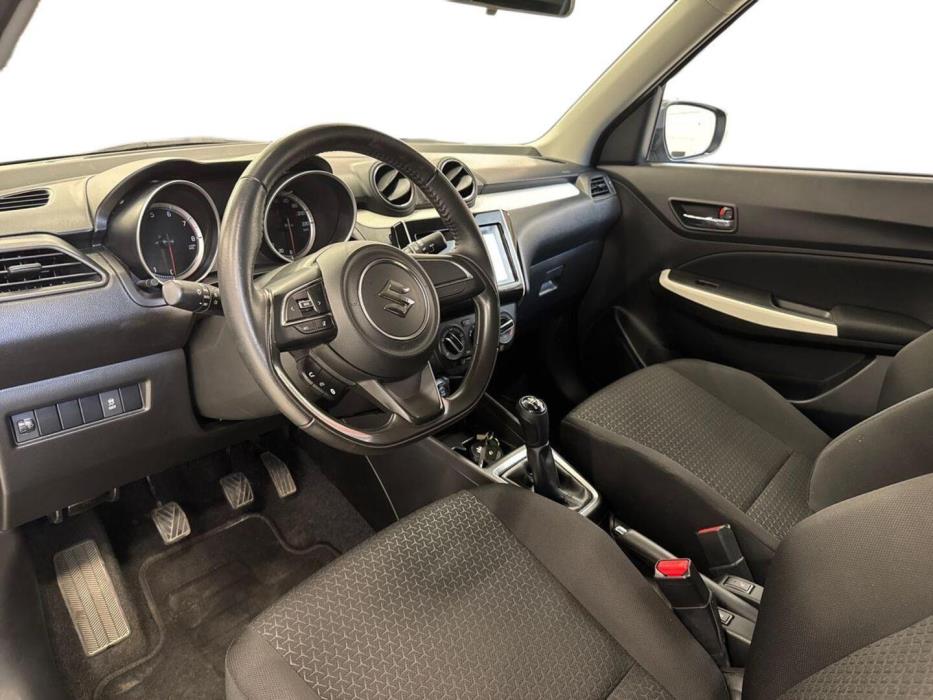SUZUKI Swift 2017