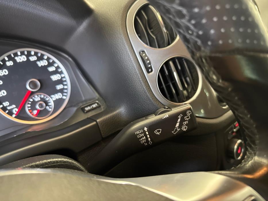 VOLKSWAGEN Tiguan 2014