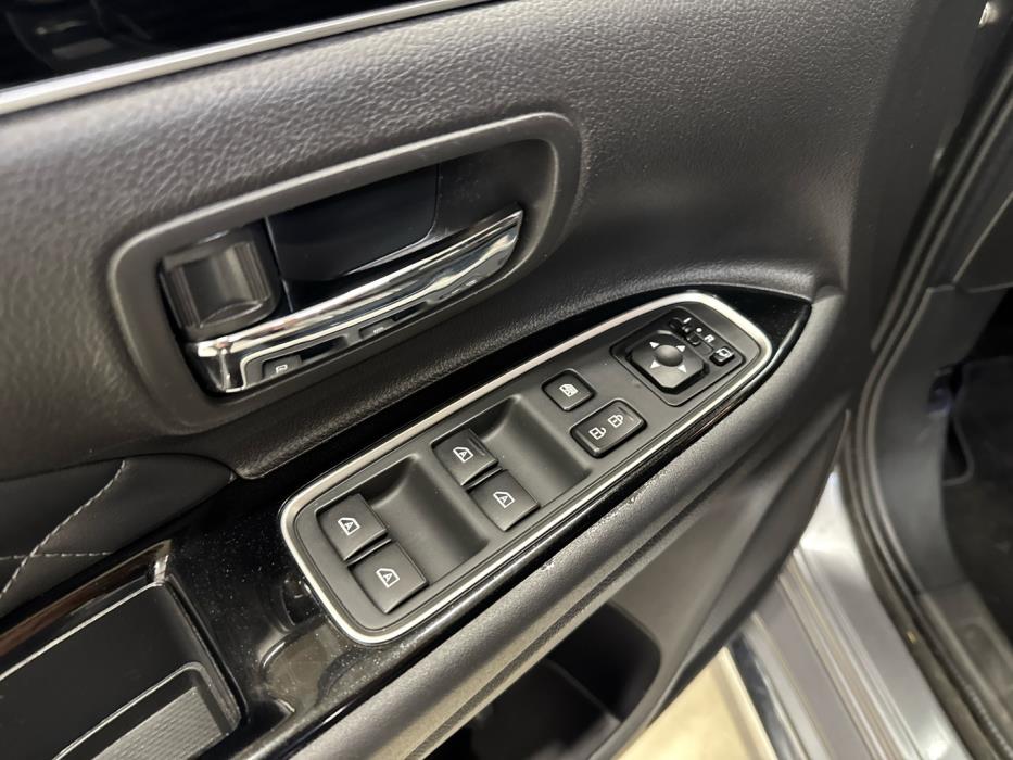 MITSUBISHI Outlander PHEV 2018