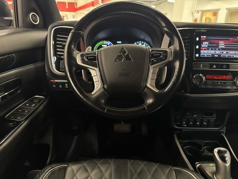 MITSUBISHI Outlander PHEV 2018