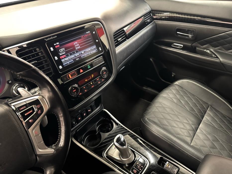 MITSUBISHI Outlander PHEV 2018