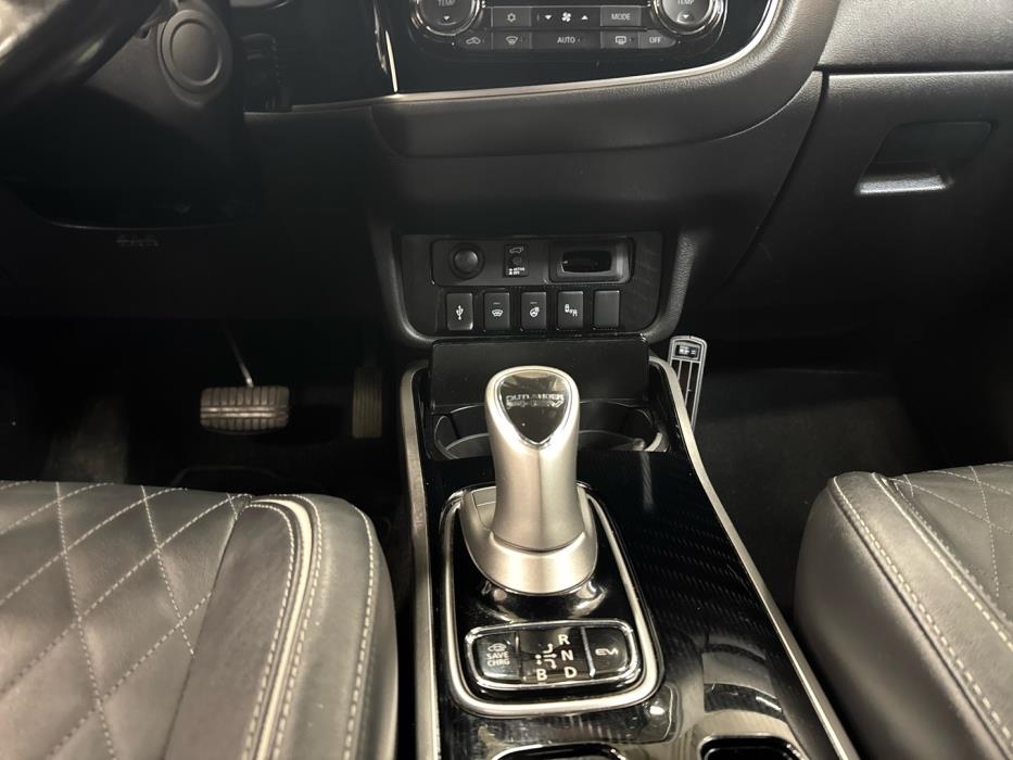 MITSUBISHI Outlander PHEV 2018