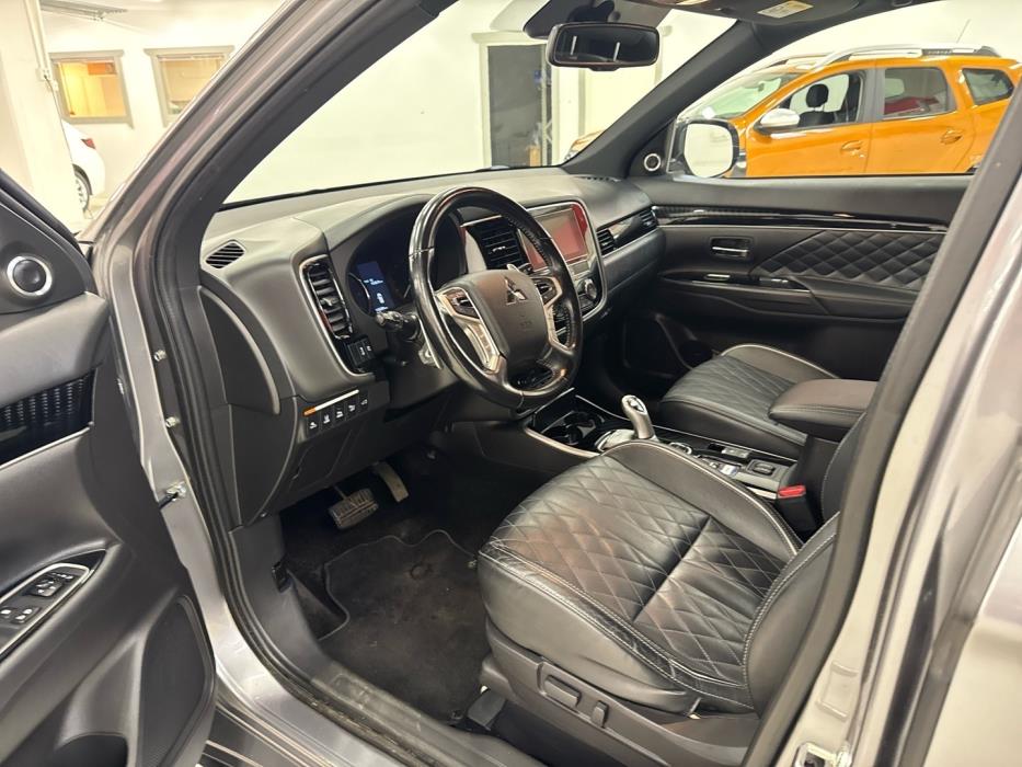 MITSUBISHI Outlander PHEV 2018