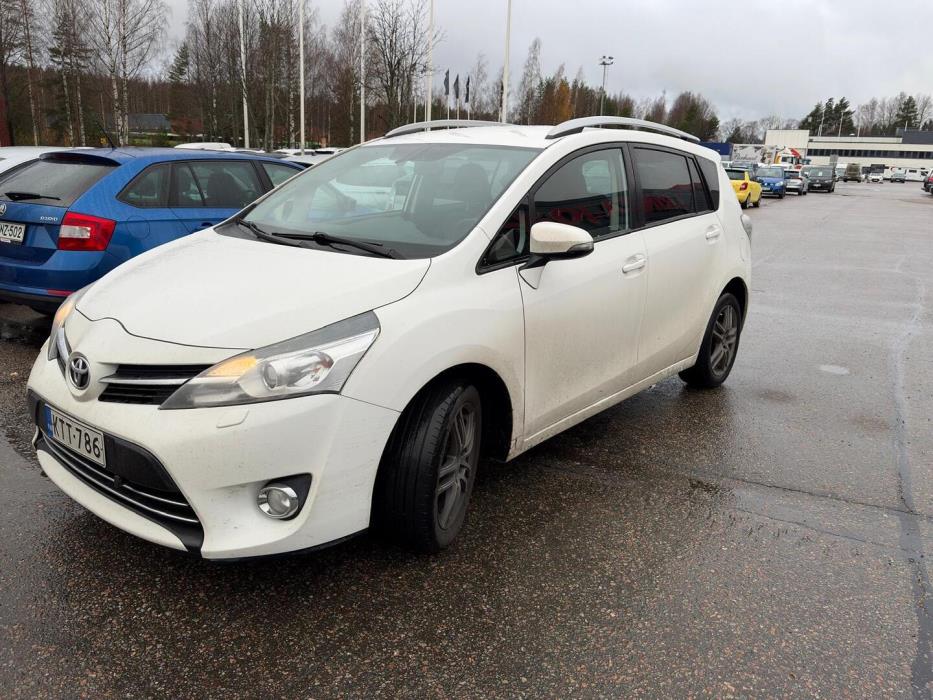 TOYOTA Verso 2016
