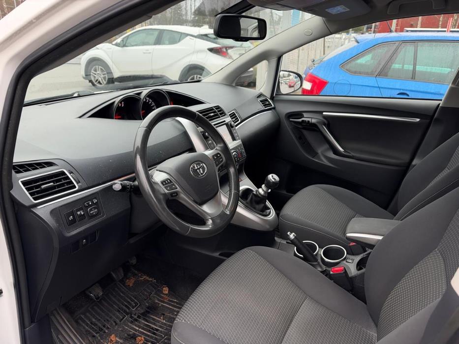 TOYOTA Verso 2016
