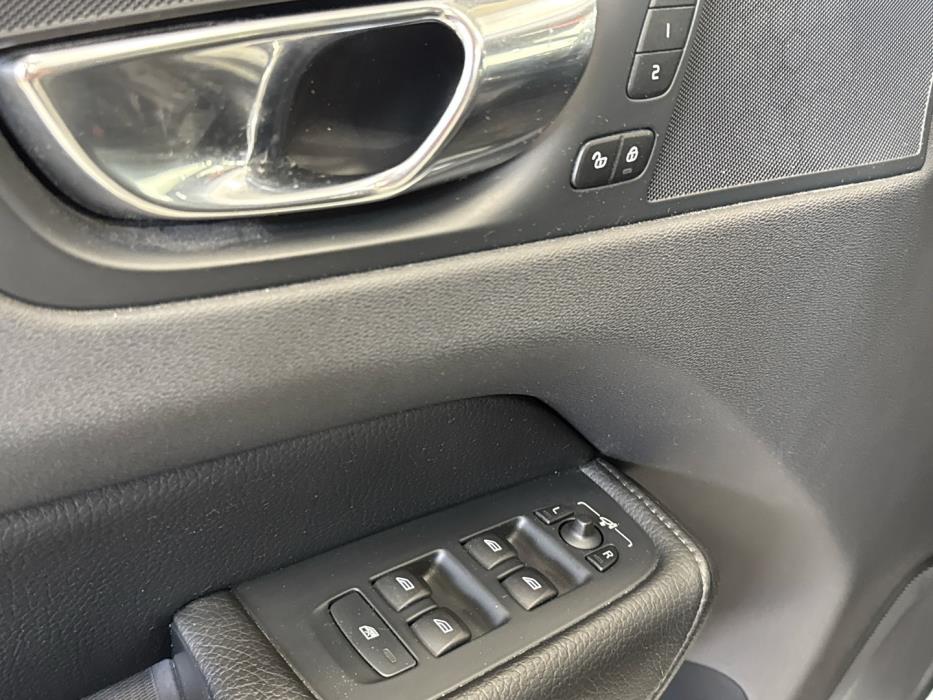 VOLVO XC60 2018