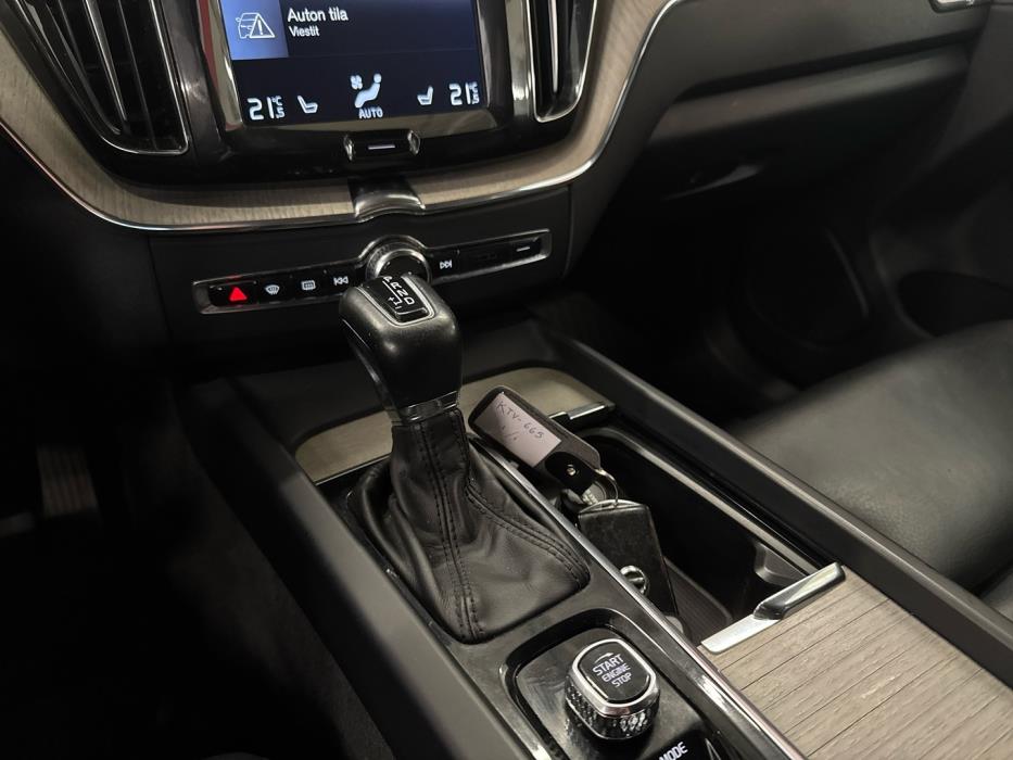 VOLVO XC60 2018