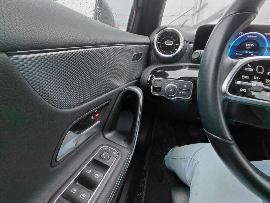 MERCEDES-BENZ A 2021