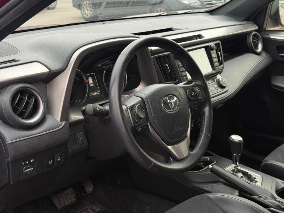 TOYOTA RAV4 2018