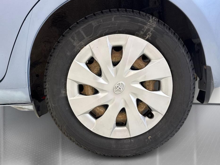 TOYOTA Yaris 2012