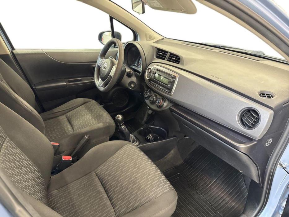 TOYOTA Yaris 2012