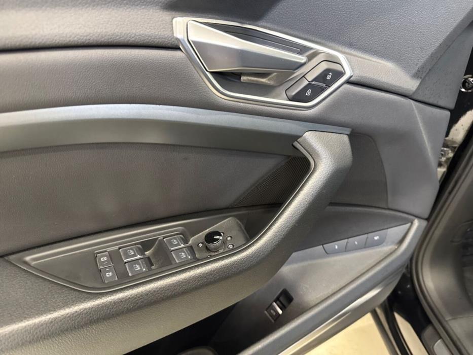 AUDI e-tron 2020