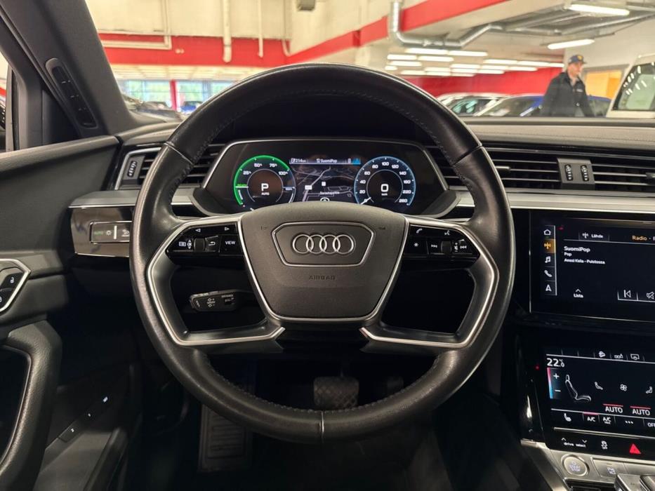 AUDI e-tron 2020