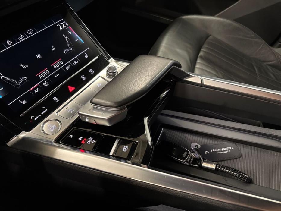 AUDI e-tron 2020