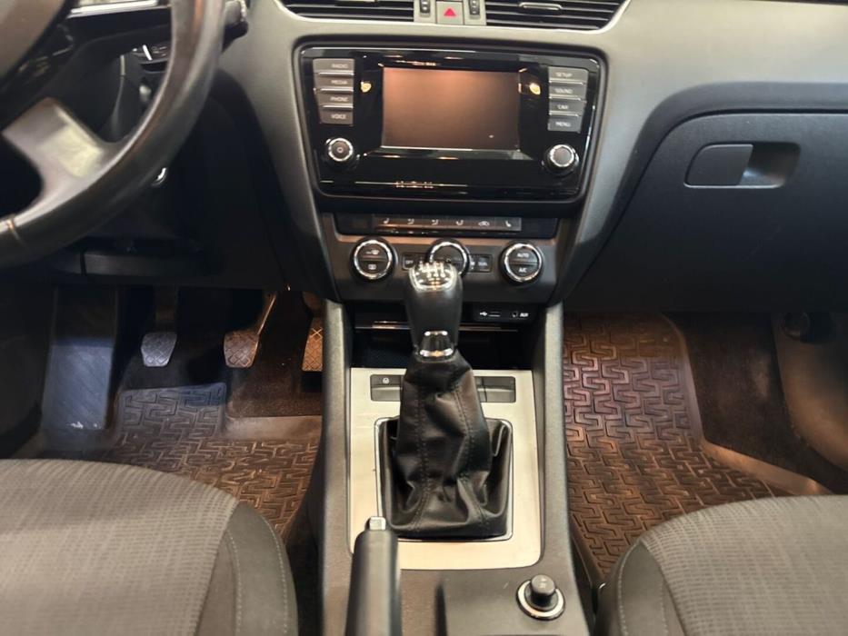 SKODA Octavia 2014