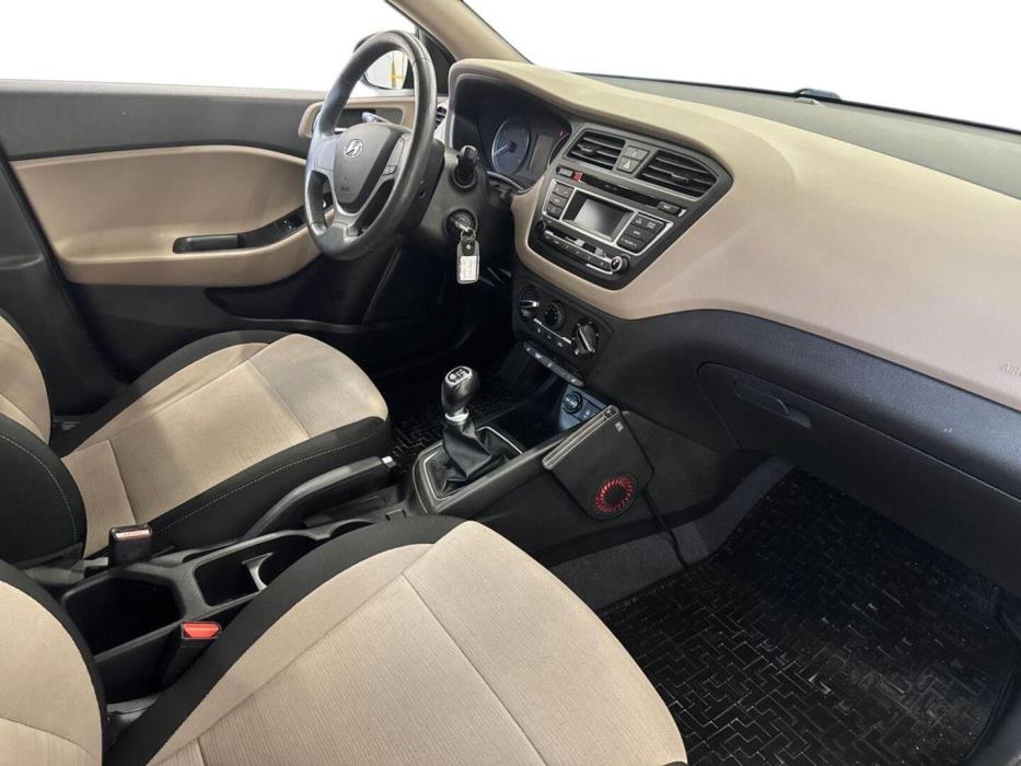 HYUNDAI i20 5d 2016