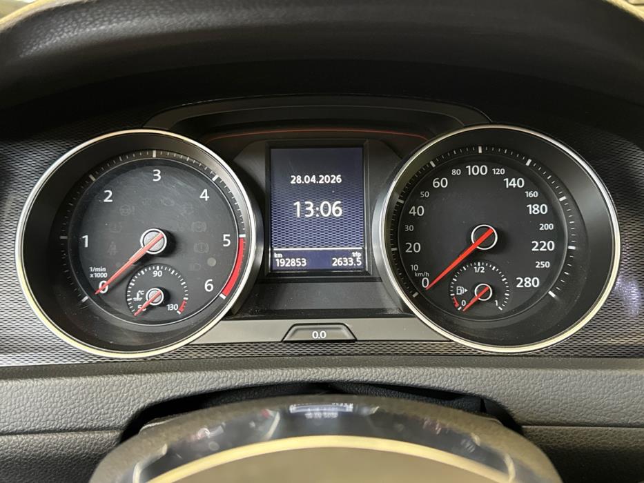 VOLKSWAGEN Golf 2016