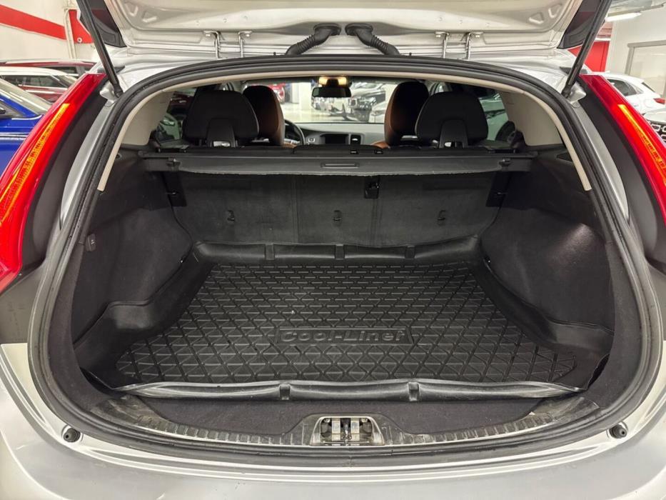 VOLVO V60 2016