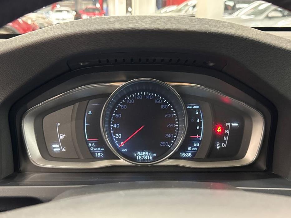 VOLVO V60 2016