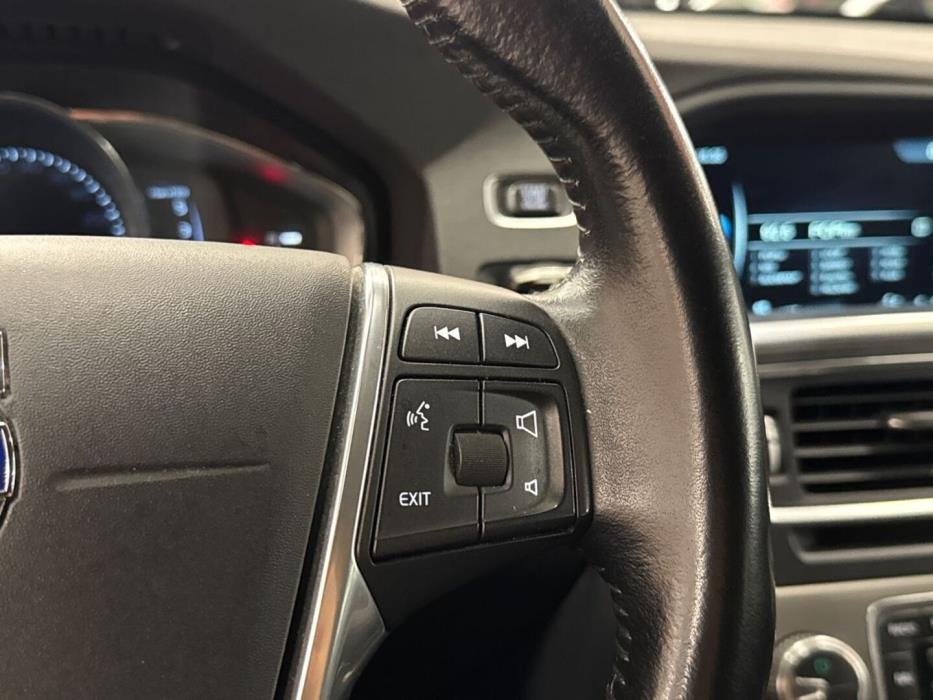 VOLVO V60 2016