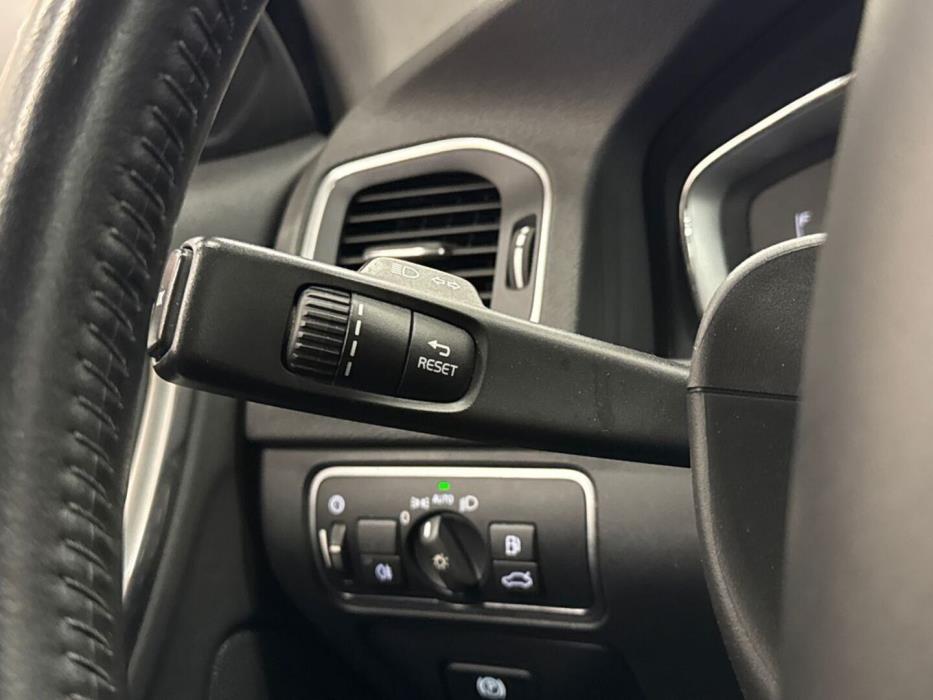 VOLVO V60 2016