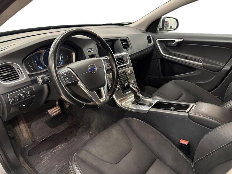 VOLVO V60 2016