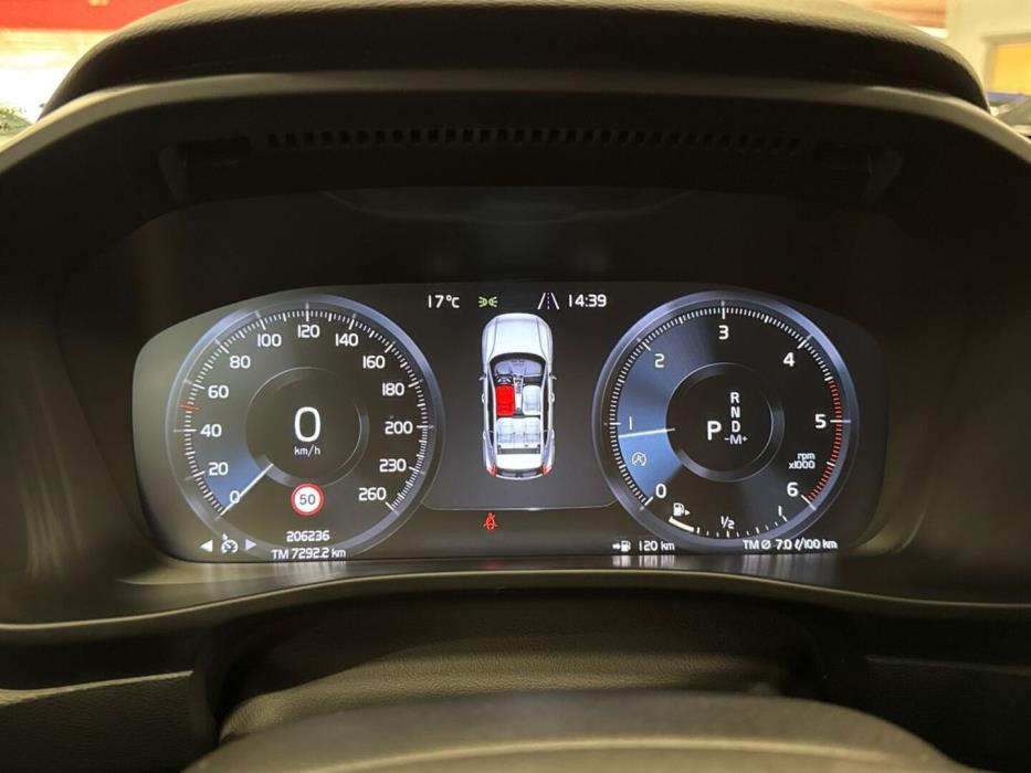 VOLVO XC40 2018