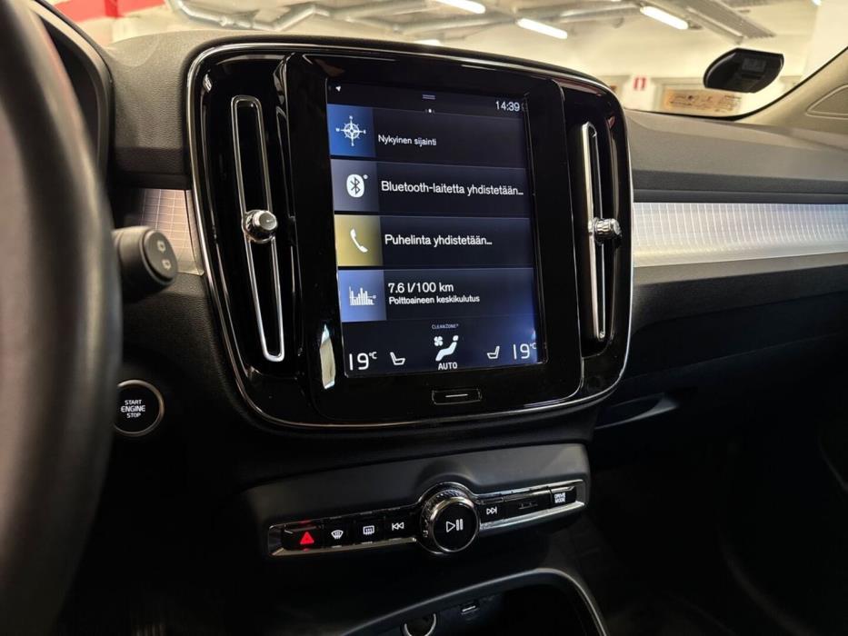 VOLVO XC40 2018