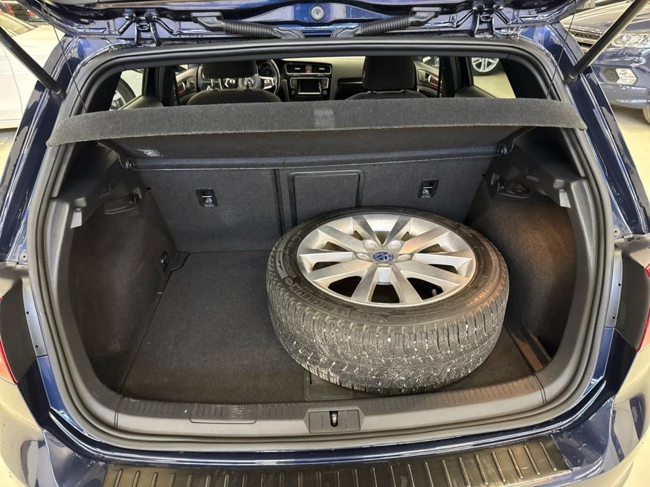 VOLKSWAGEN Golf 2014