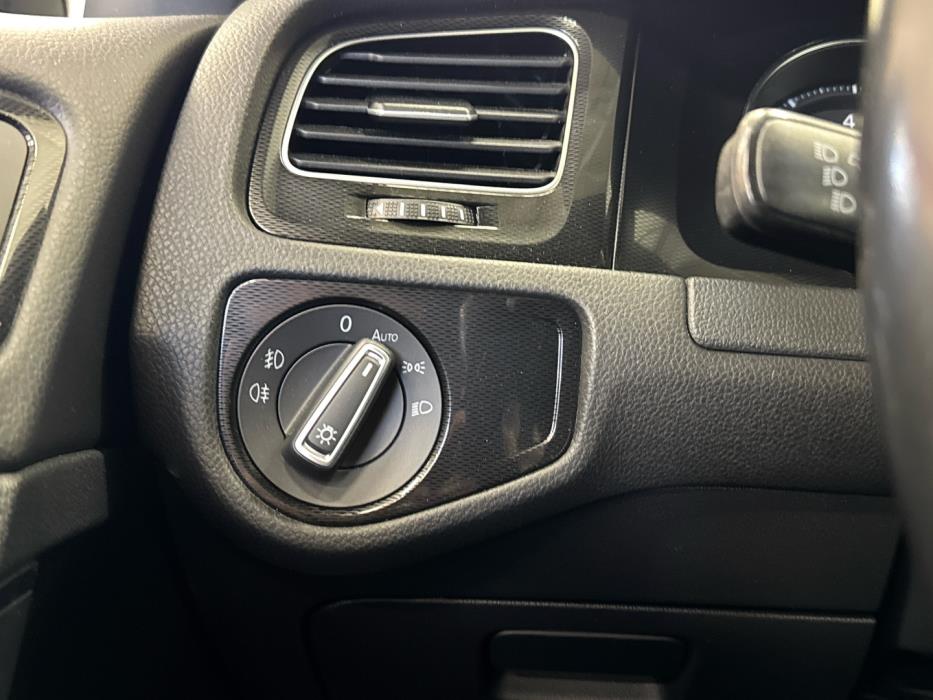 VOLKSWAGEN Golf 2014
