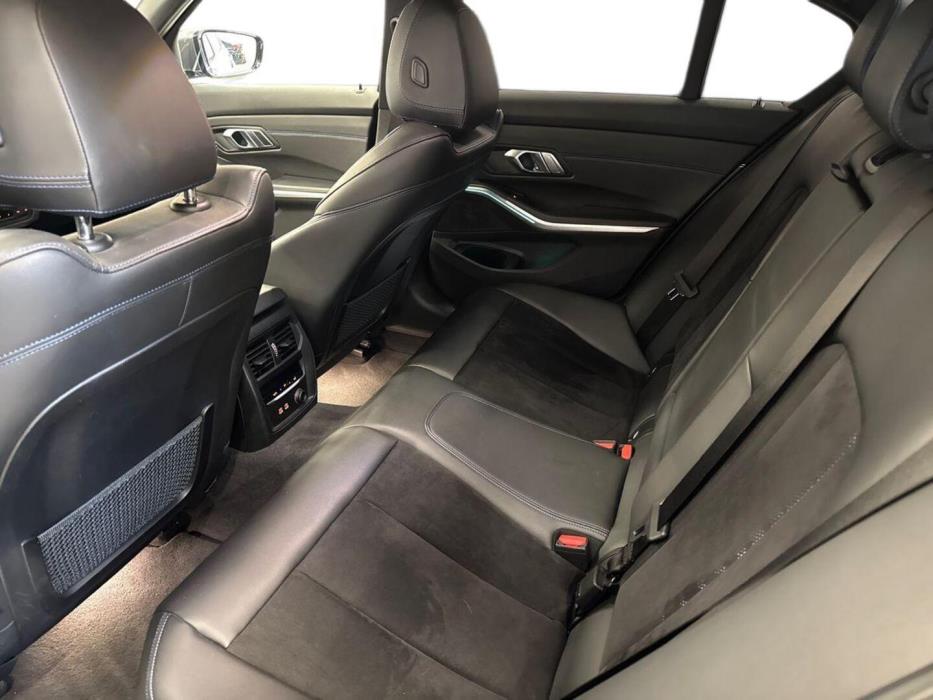 BMW 330 2019