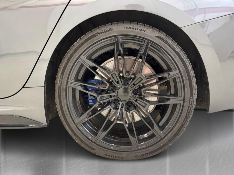 BMW 330 2019