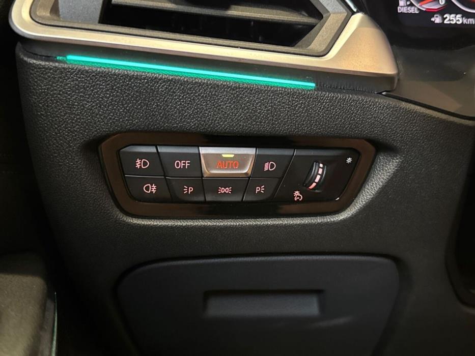 BMW 330 2019