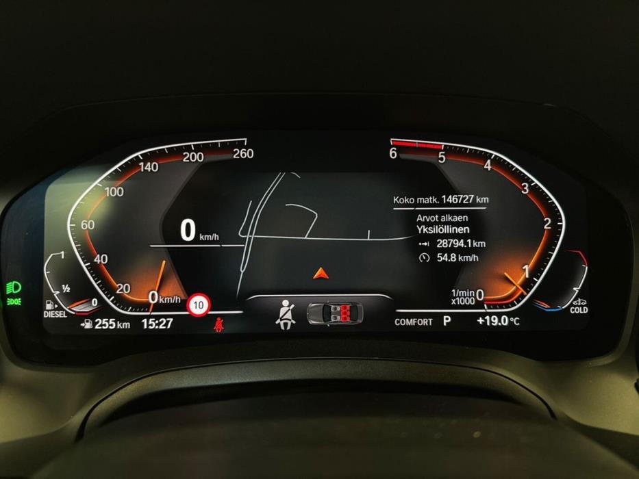 BMW 330 2019