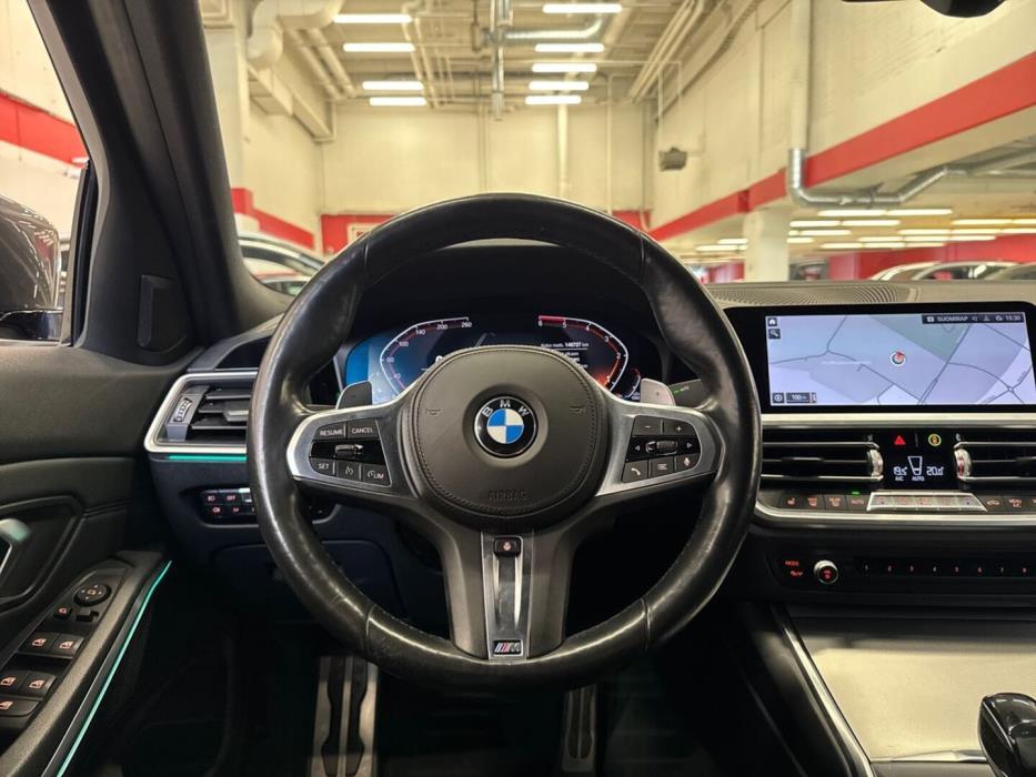 BMW 330 2019