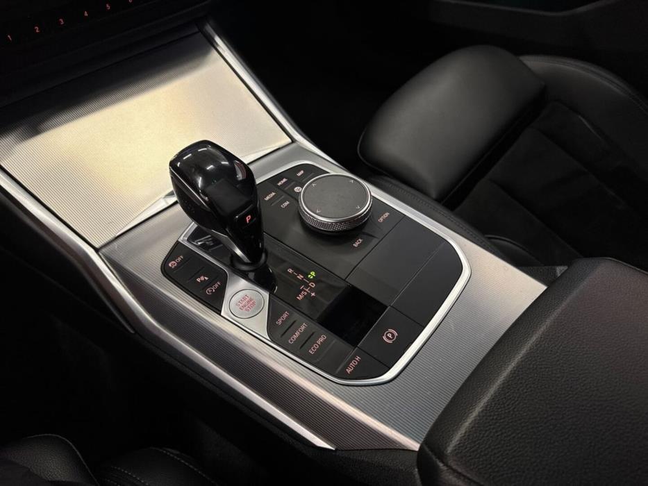 BMW 330 2019