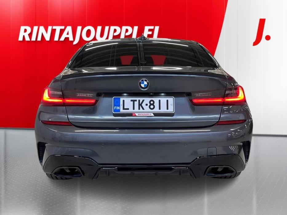 BMW 330 2019