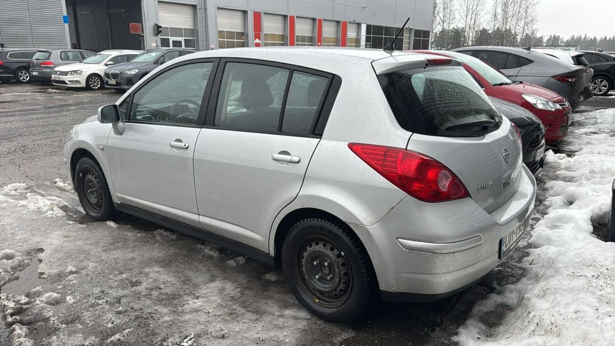 NISSAN Tiida 2007