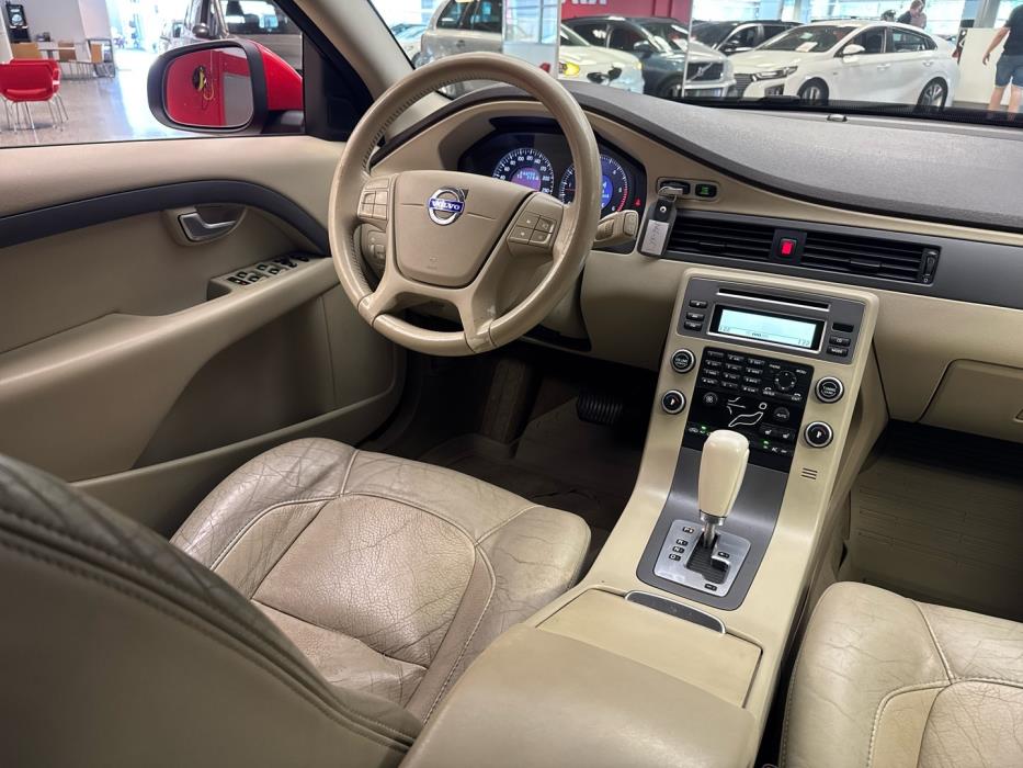 VOLVO V70 2009