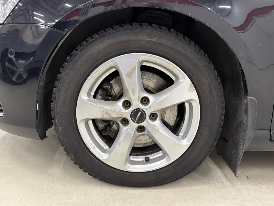 VOLKSWAGEN Passat 2011